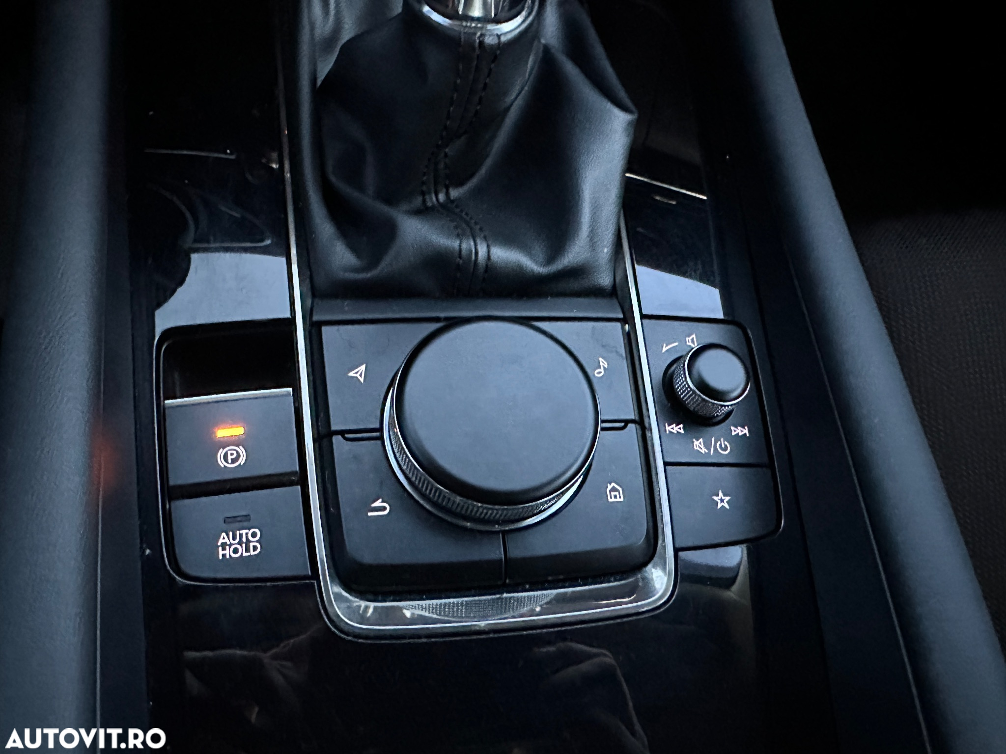 Mazda 3 FASTBACK e-SKYACTIV-G 122 M HYBRID EXCLUSIVE-LINE - 12