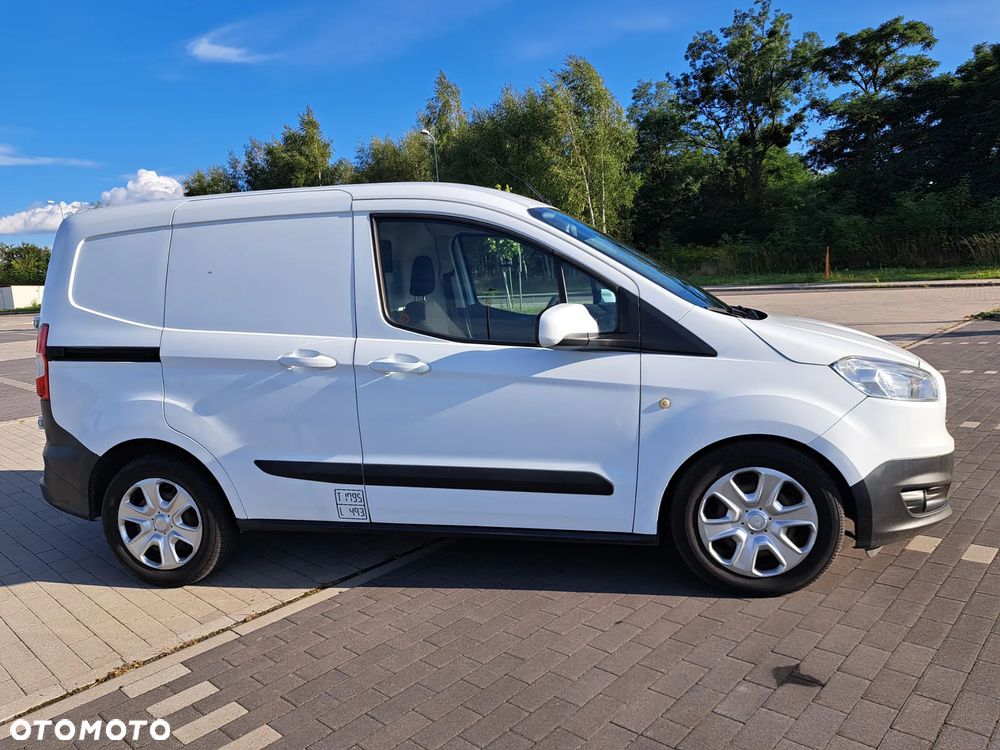 Ford Transit Courier - 9