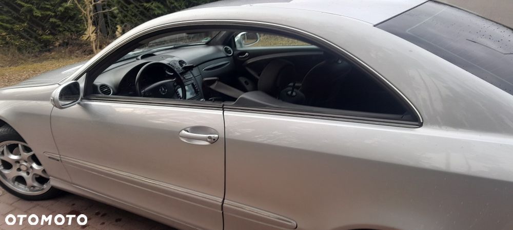Mercedes-Benz CLK - 6
