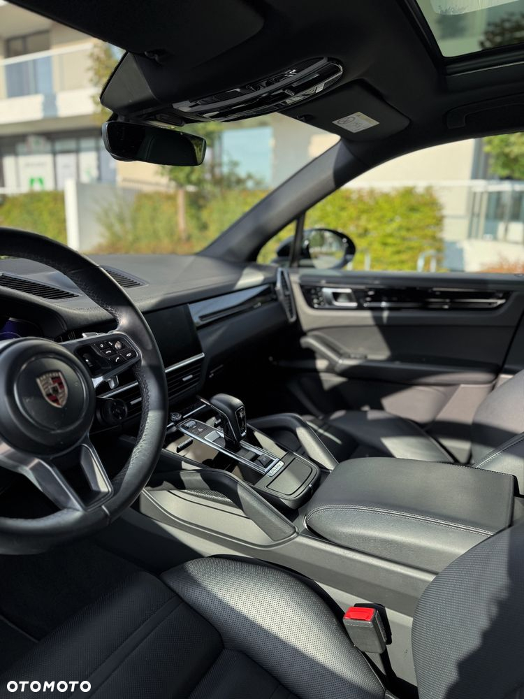 Porsche Cayenne Standard - 4