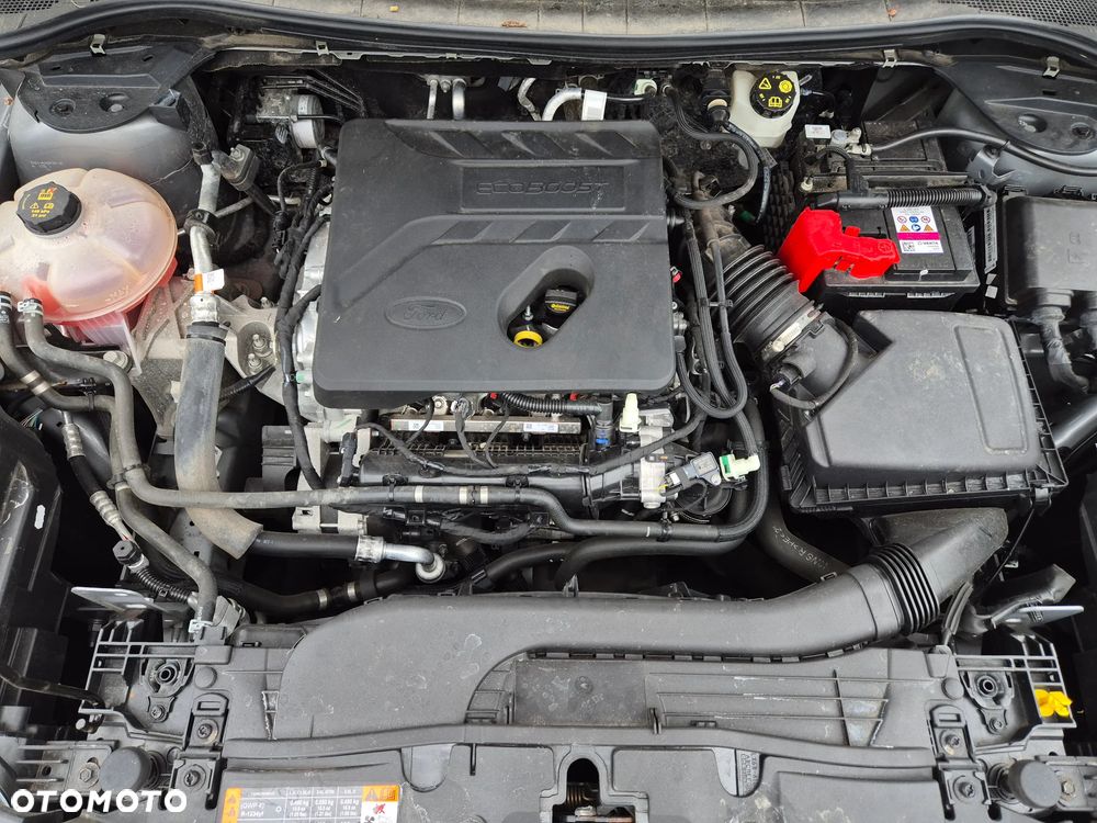 Ford Kuga 1.5 EcoBoost ST-LINE - 39