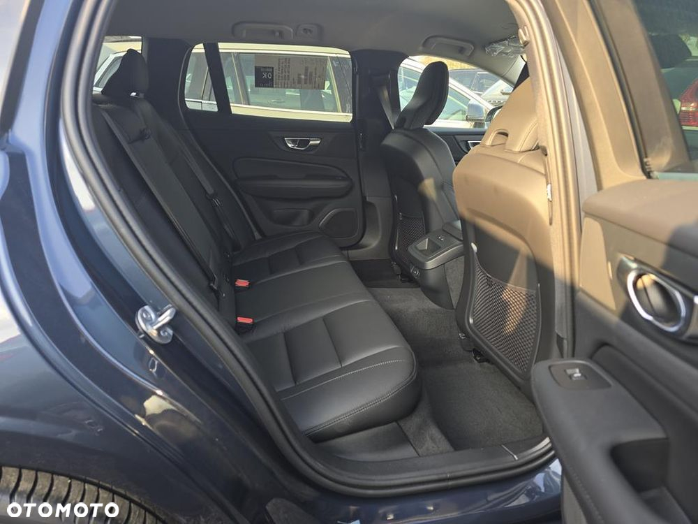 Volvo V60 B4 B Plus Dark - 7
