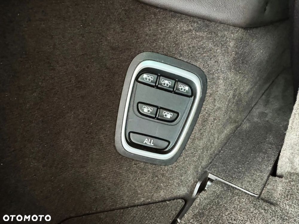 Renault Espace 1.6 dCi Energy Initiale Paris EDC 7os - 30