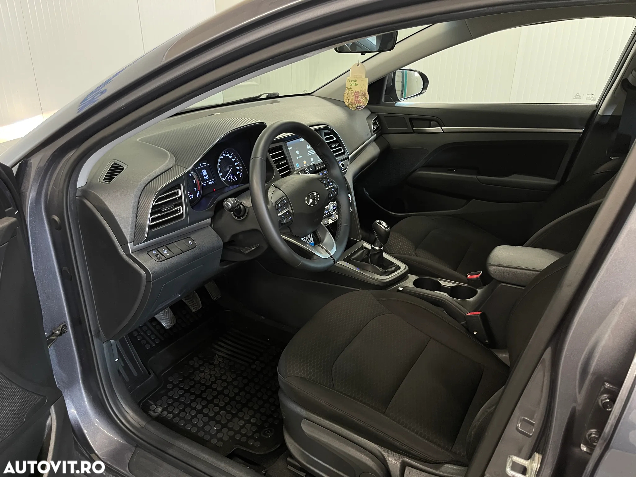 Hyundai Elantra 1.6 MPi Comfort - 5