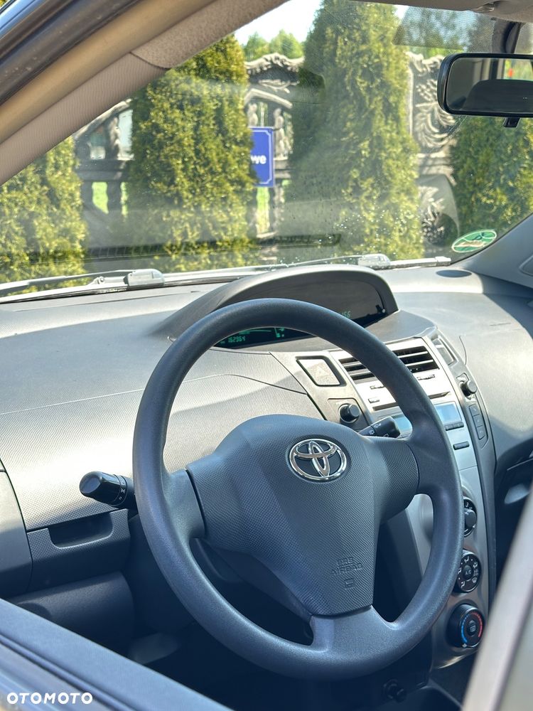 Toyota Yaris 1.33 Sol - 16