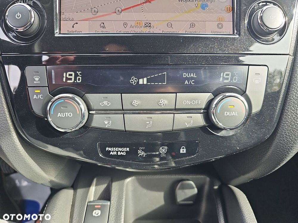 Nissan Qashqai 1.3 DIG-T N-Connecta - 24