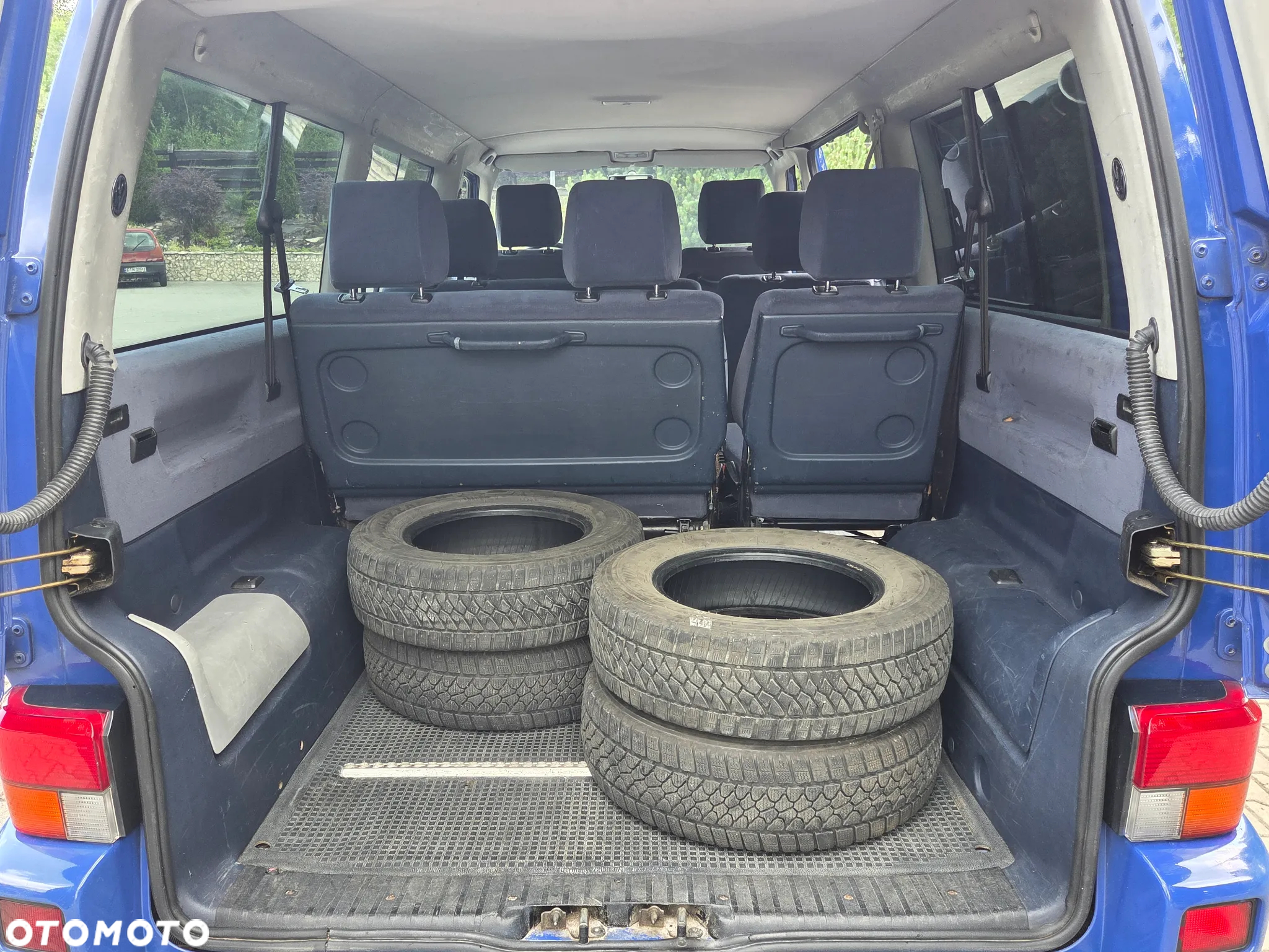 Volkswagen Caravelle - 25