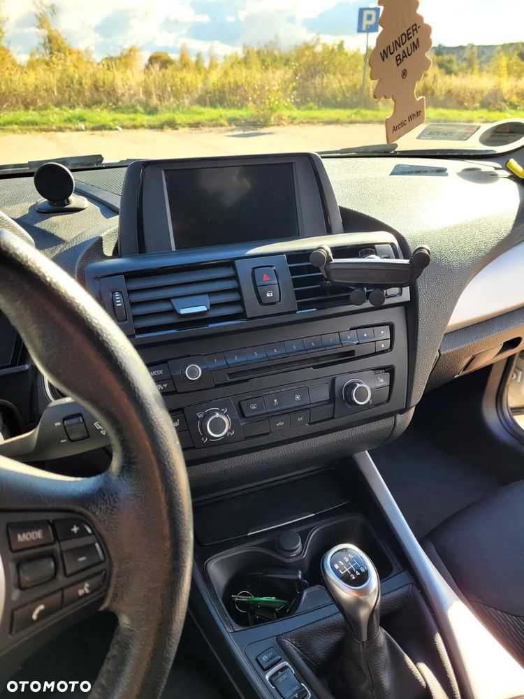 BMW Seria 1 116i - 8