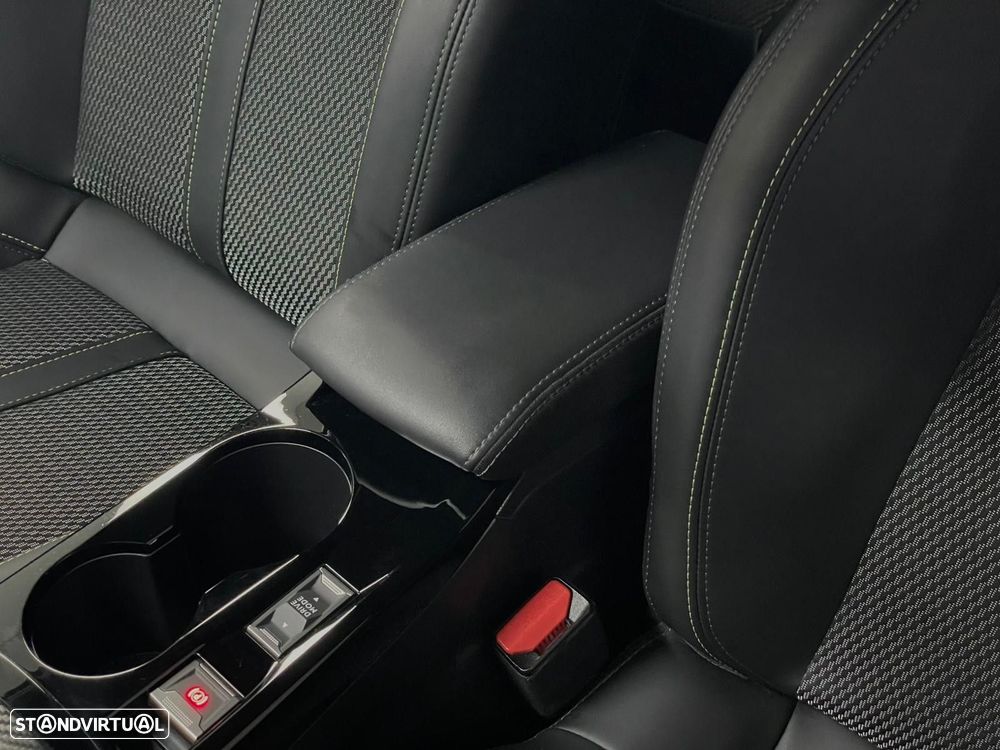 Peugeot 2008 1.2 PureTech GT Line EAT8 - 23