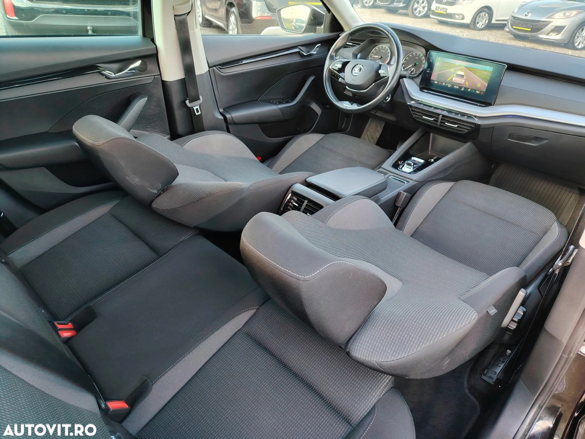 Skoda Octavia Combi 2.0 TDI DSG Style - 7