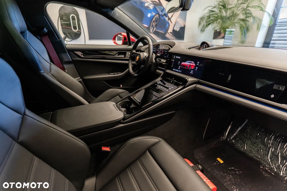 Porsche Panamera GTS - 16