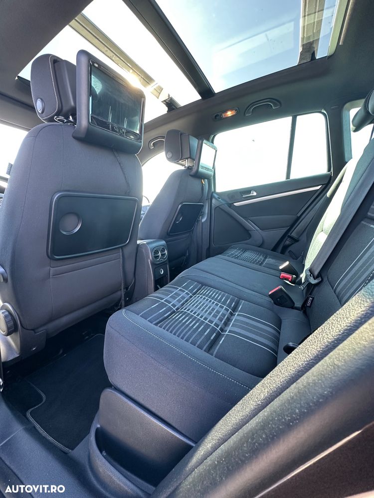 Volkswagen Tiguan 2.0 TDI DPF 4Motion BlueMotion Technology DSG Lounge Sport & Style - 17