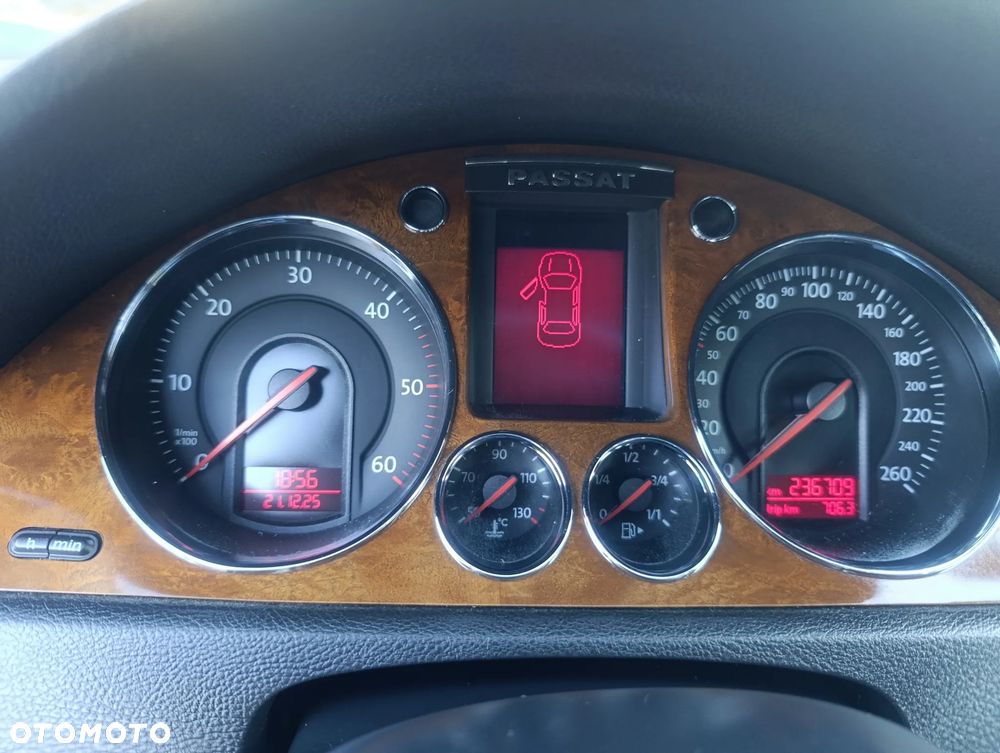 Volkswagen Passat 2.0 TDI Trendline - 13