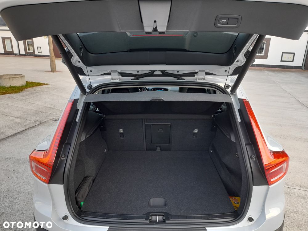 Volvo XC 40 D3 AWD Momentum - 23