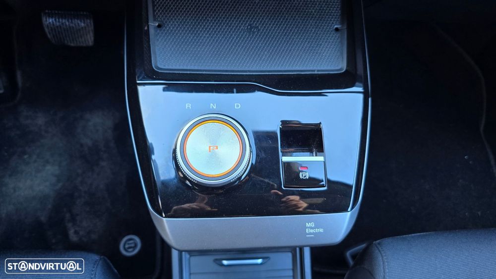 MG MG4 64 kWh Luxury - 44