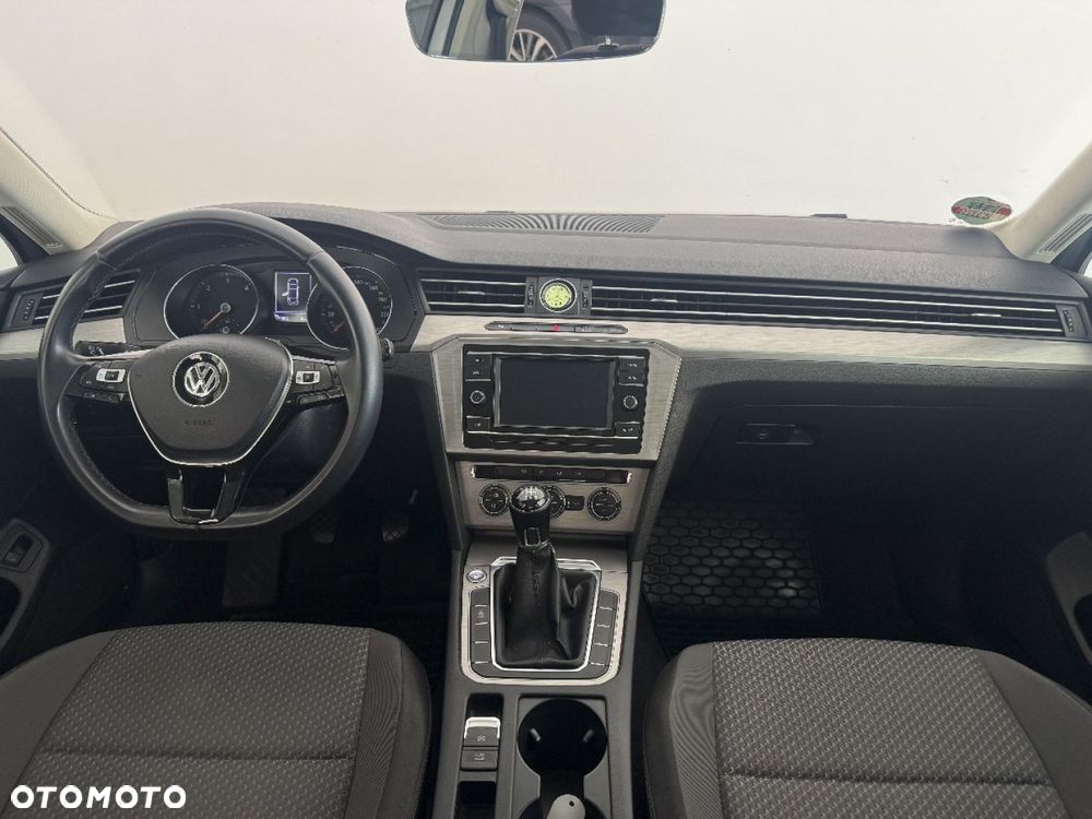 Volkswagen Passat 1.6 TDI BMT Comfortline - 6