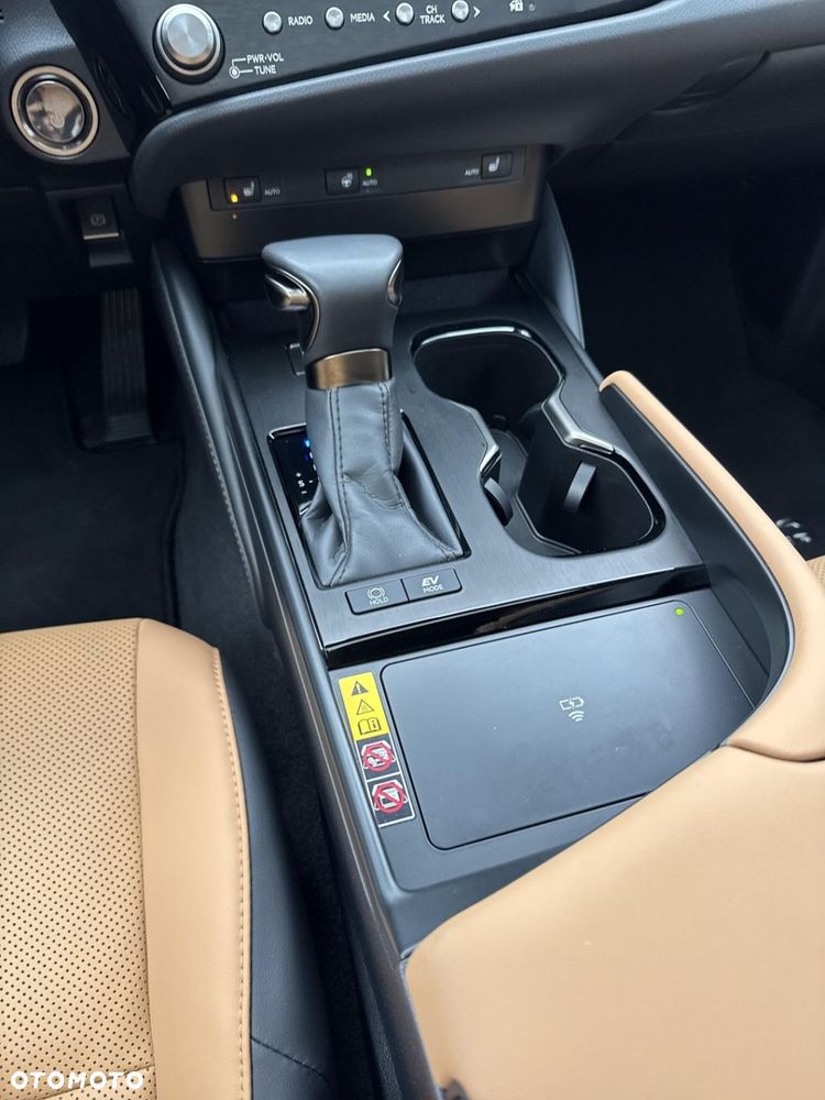 Lexus ES 300h Business Edition - 15