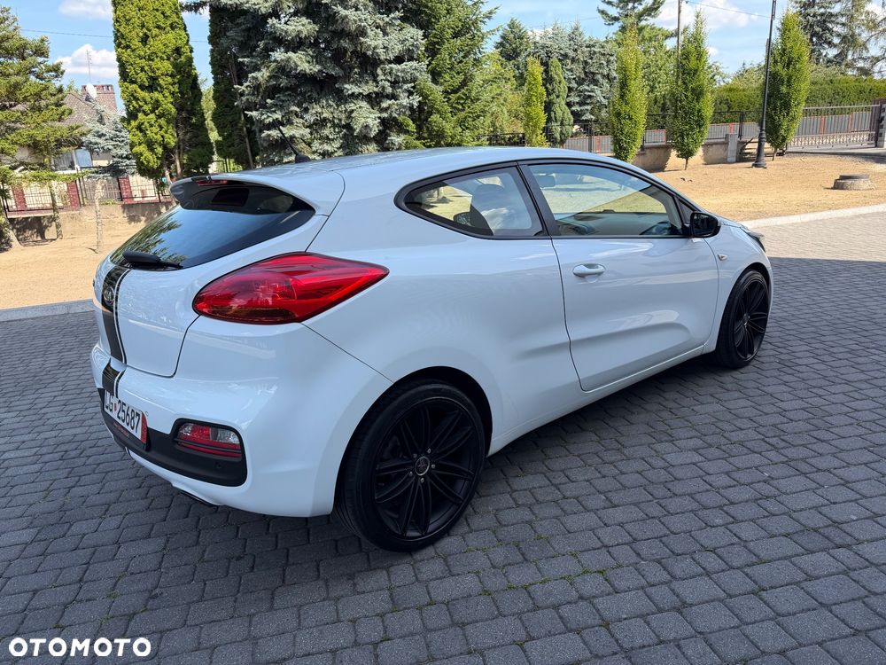 Kia Ceed 1.6 GDI Dream Team Edition - 11