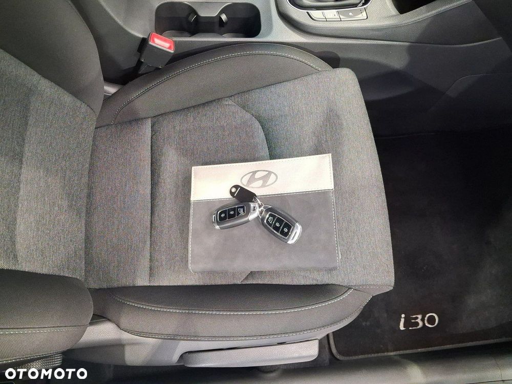 Hyundai i30 - 24
