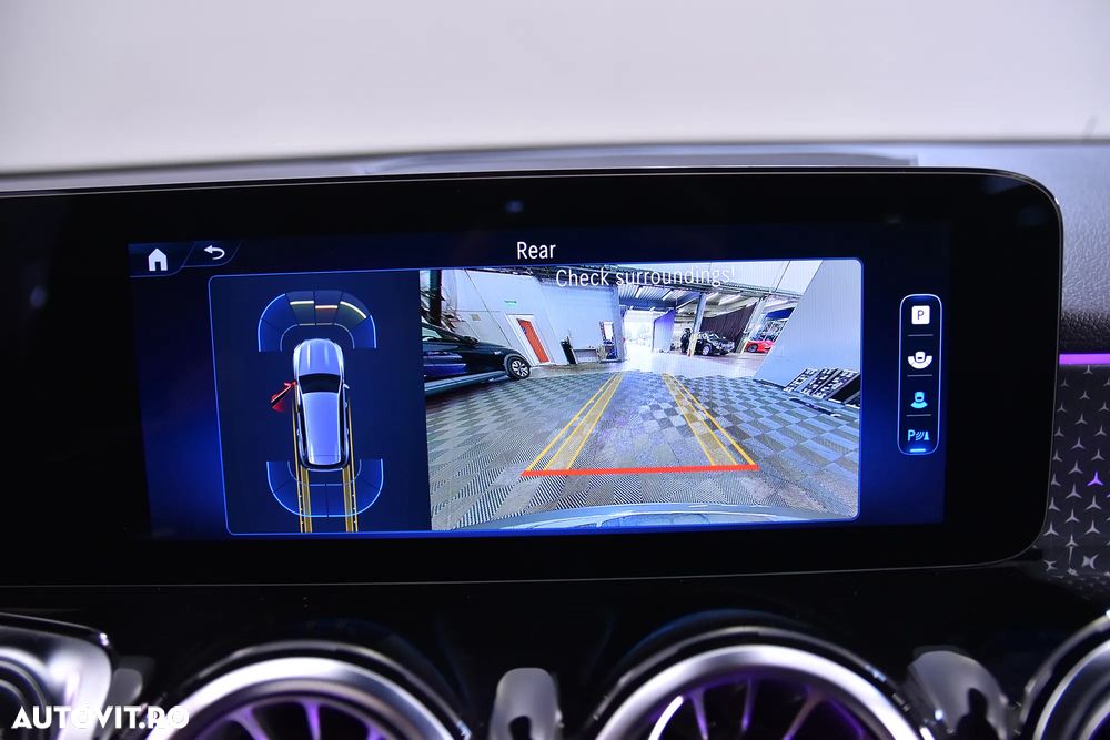 Mercedes-Benz GLB - 23