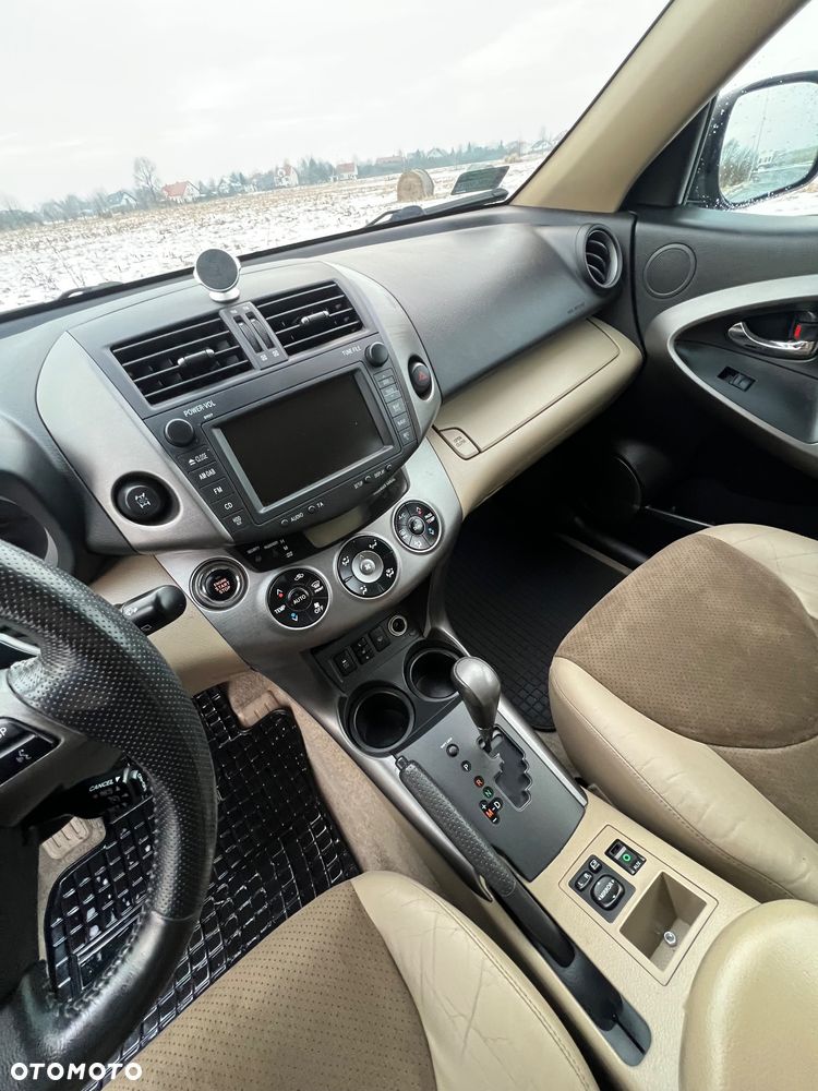 Toyota RAV4 - 13