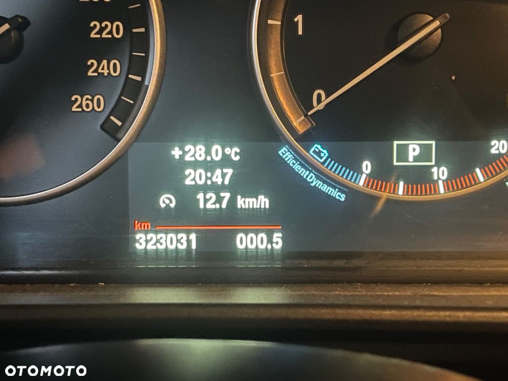 BMW Seria 5 525d xDrive - 18