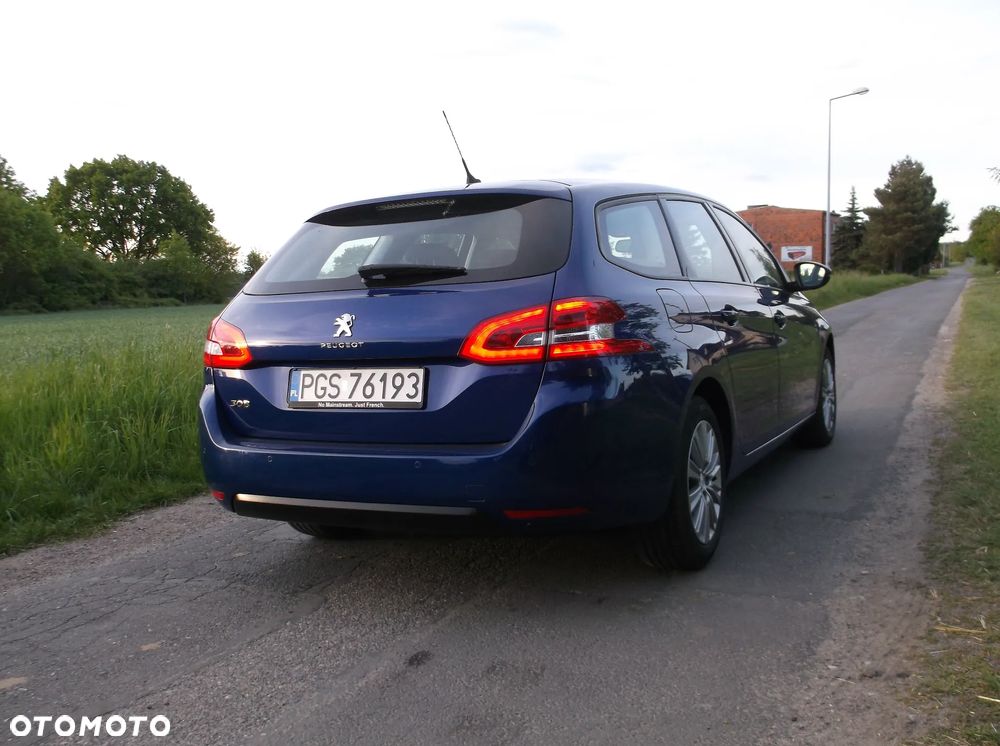 Peugeot 308 PureTech 130 GPF EAT8 Stop & Start Active Business-Paket - 5