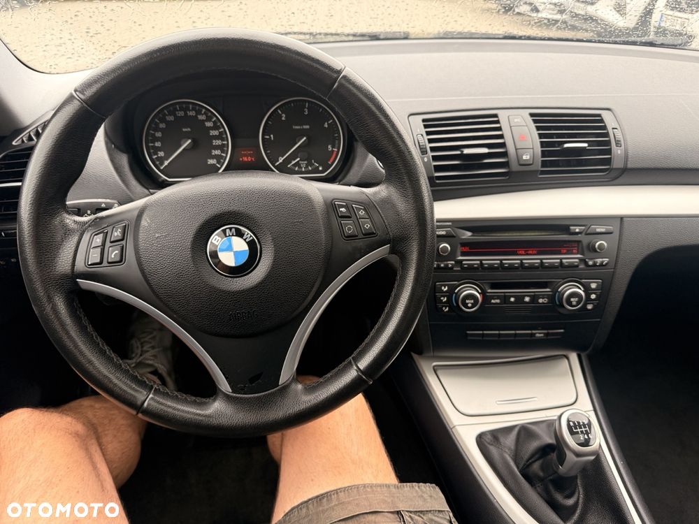 BMW Seria 1 123d - 9