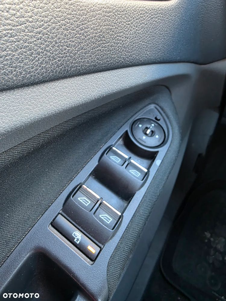 Ford Grand C-MAX - 25