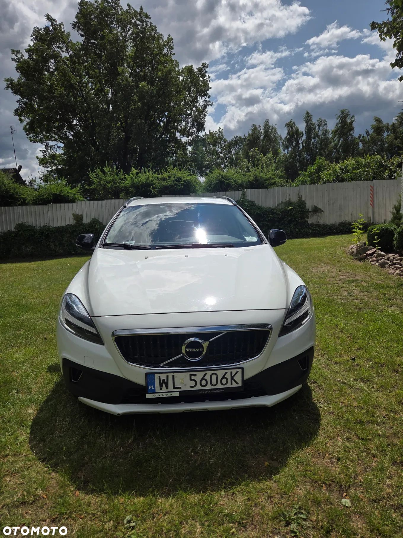 Volvo V40 T4 Drive-E Momentum - 1