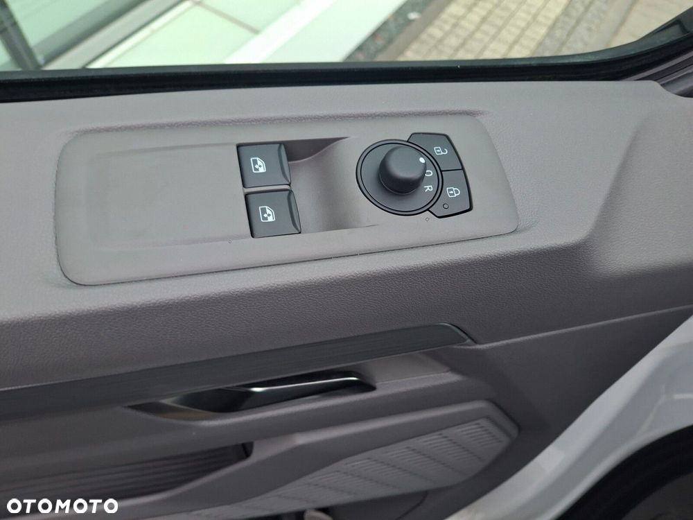 Volkswagen Transporter Furgon 2.0 TDI 150 KM automat - 14