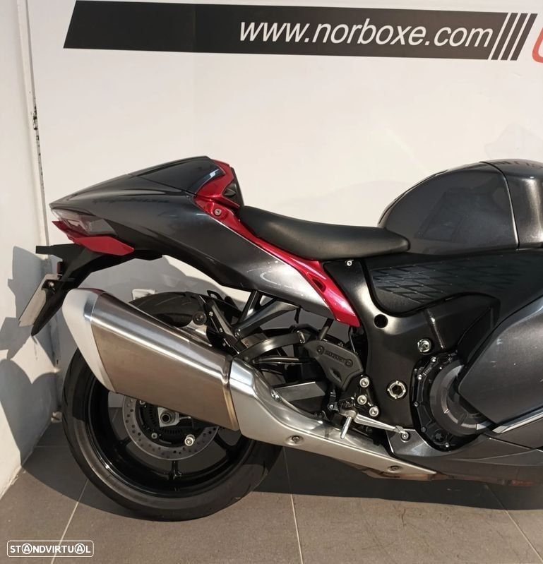 Suzuki Hayabusa GSX-R 1300 - 4