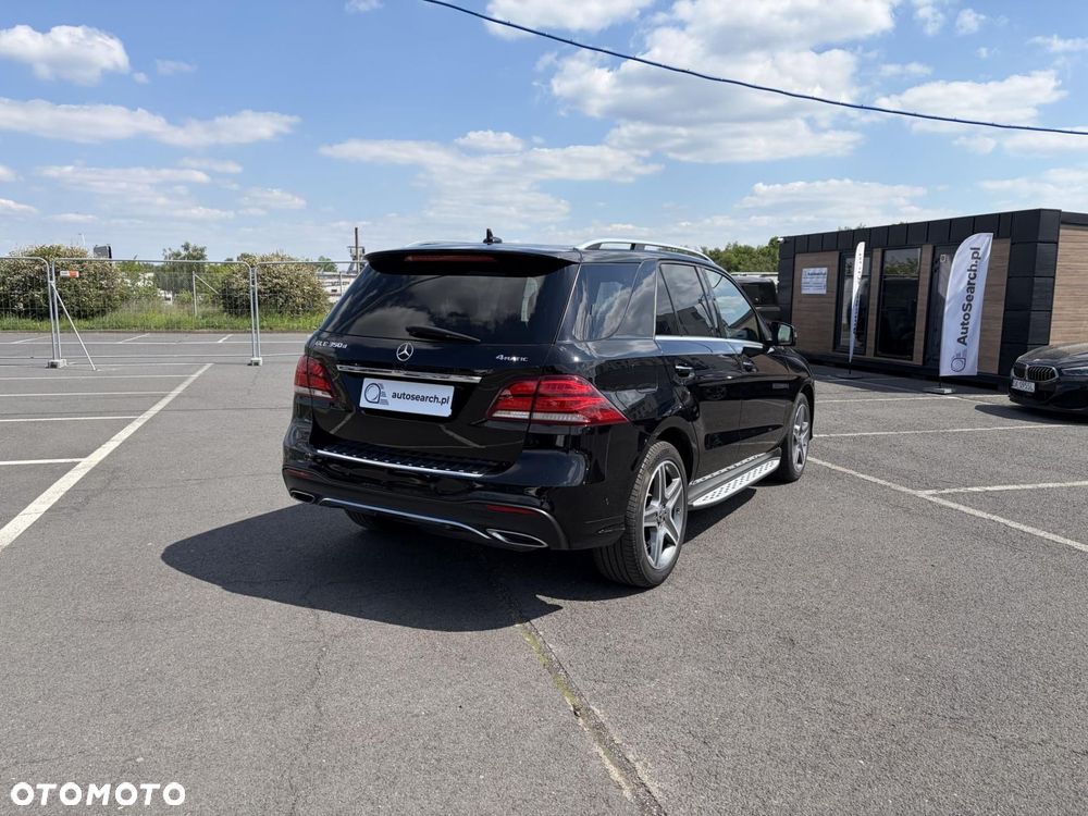 Mercedes-Benz GLE 350 d 4-Matic - 4