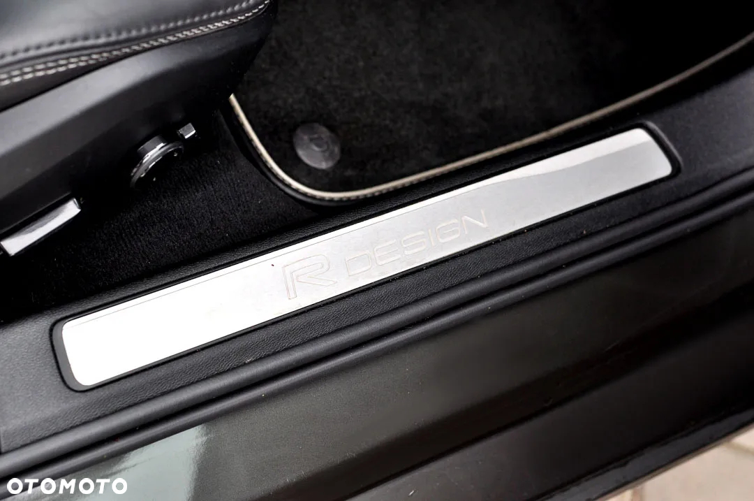 Volvo V60 D4 Geartronic R-Design - 38