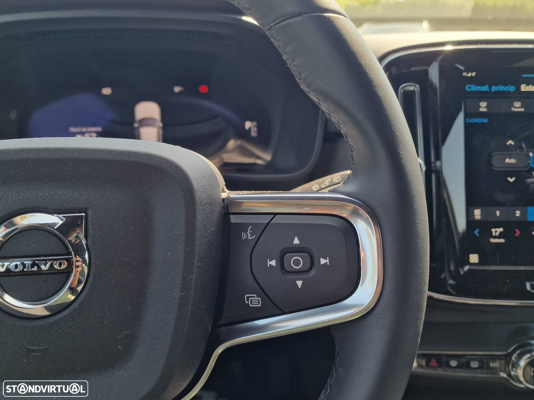 Volvo XC 40 Recharge Core - 22