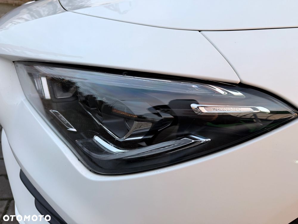 Mercedes-Benz CLA 200 7G-DCT AMG Line - 20