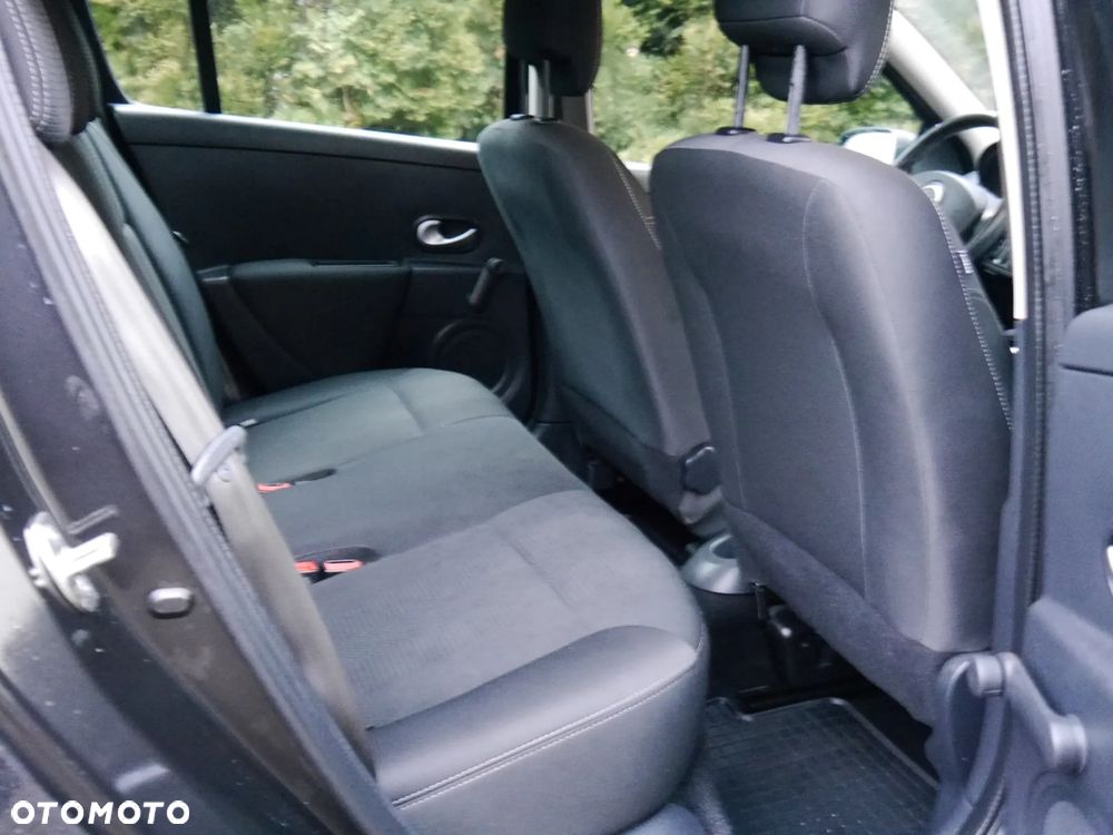 Renault Clio 1.2 16V 75 Dynamique - 21