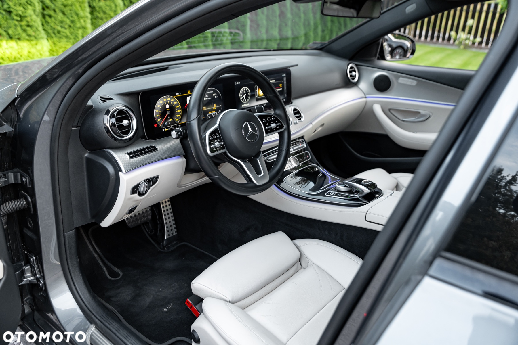 Mercedes-Benz Klasa E 200 4Matic 9G-TRONIC - 17