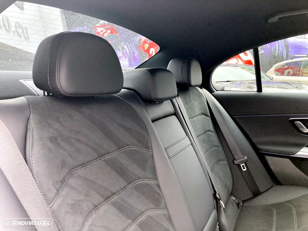 Mercedes-Benz E 300 e AMG Line - 29