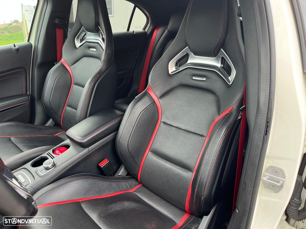 Mercedes-Benz A 45 AMG 4Matic Speedshift 7G-DCT PETRONAS 2015 World Champion Edition - 15