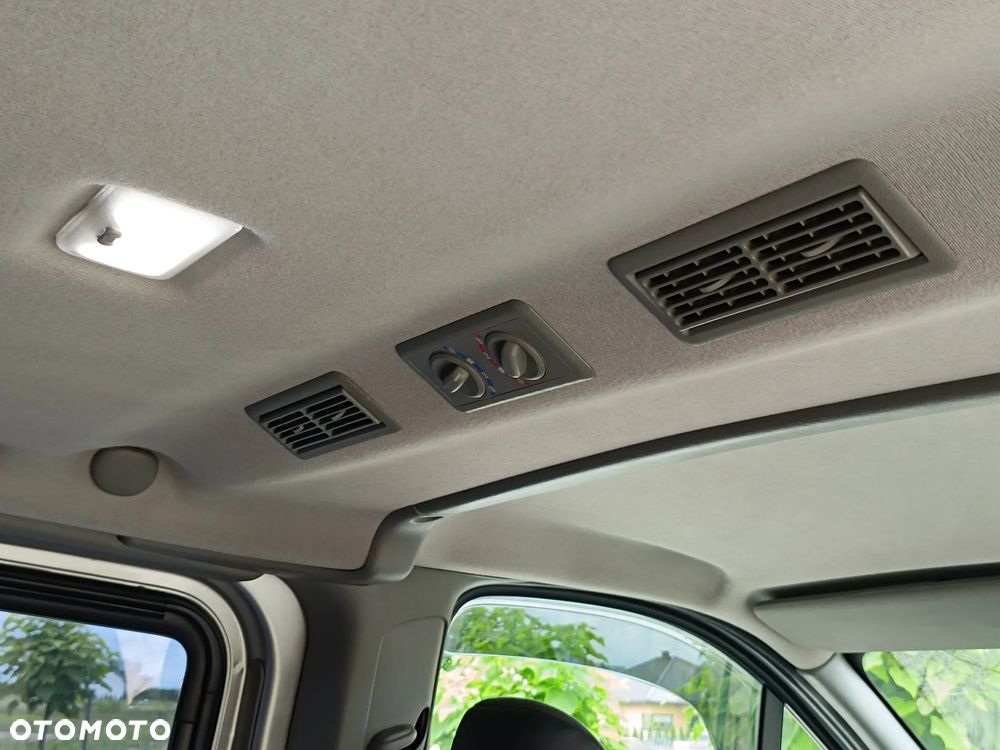 Renault Trafic L1H1 Passenger Lux - 21