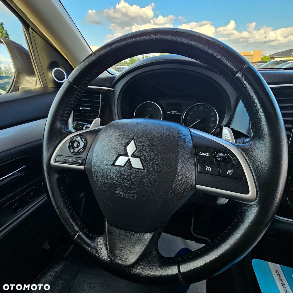 Mitsubishi Outlander - 21