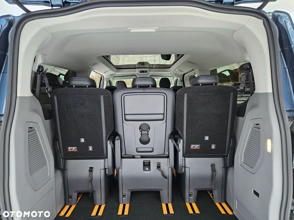 Ford Tourneo Custom - 26