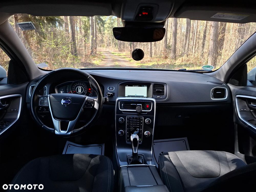 Volvo V60 D4 Drive-E Dynamic Edition (Kinetic) - 19