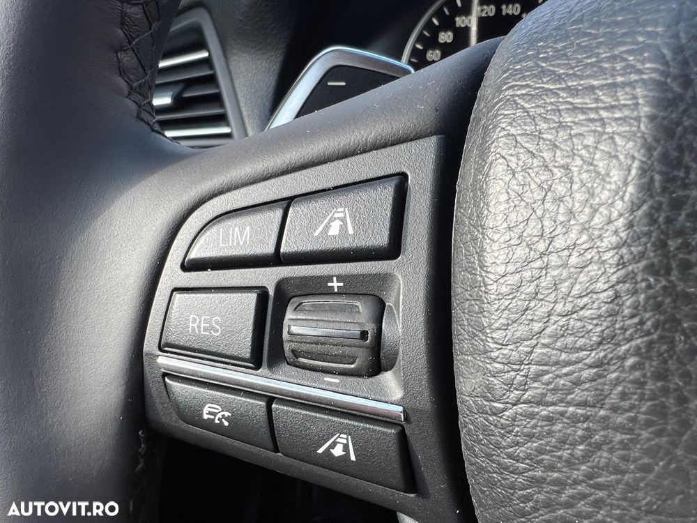 BMW Seria 5 530d xDrive AT - 31