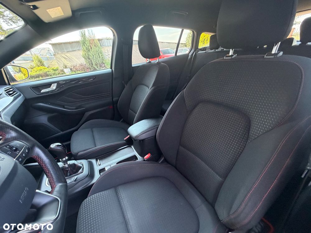 Ford Focus 1.5 EcoBoost ST-Line - 15