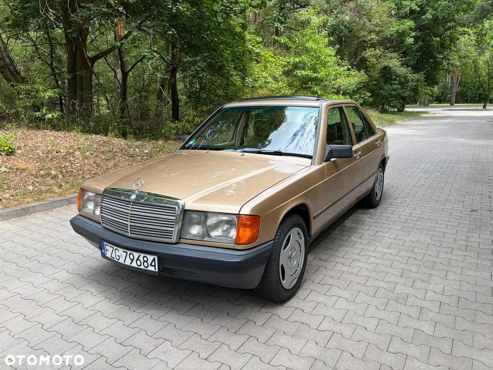 Mercedes-Benz W201 (190) - 1