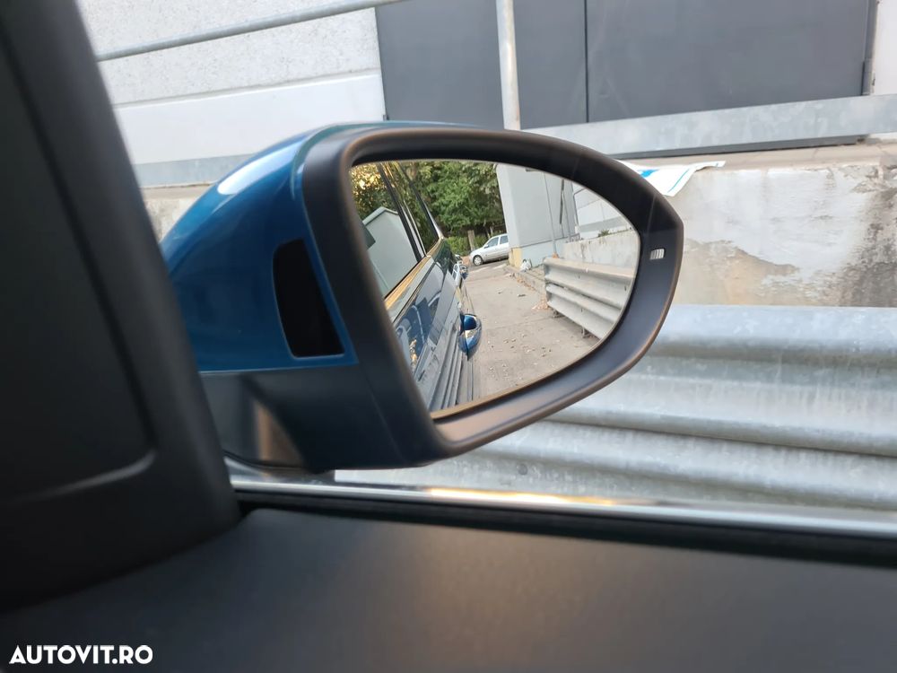 Volkswagen Touran - 27