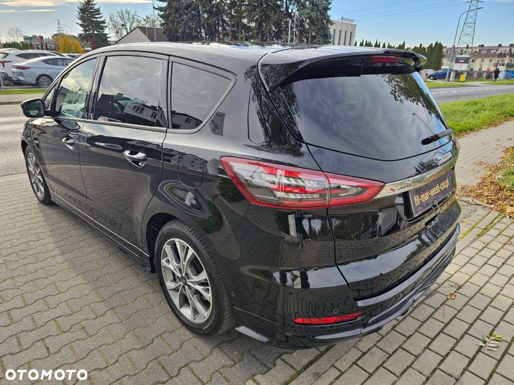 Ford S-Max - 11