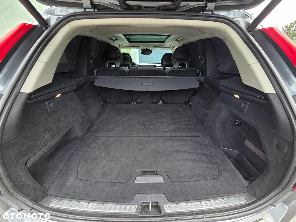 Volvo XC 90 T5 AWD Momentum - 22